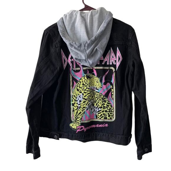 Via Penny Lane Reworked Apparel Def Leppard Custom Distressed Black Denim Jacket - Picture 3 of 11